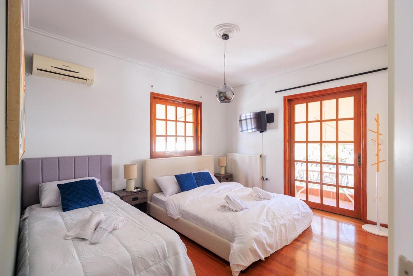Aiolos Grand Super Lux Suite Kalamaki Alimos Near The Sea Athens Exterior photo